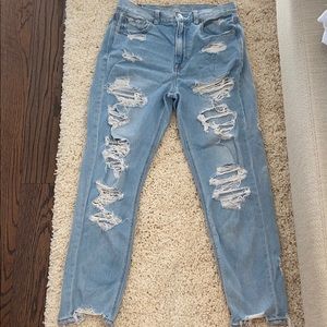 American Eagles Girlfriend Jeans
